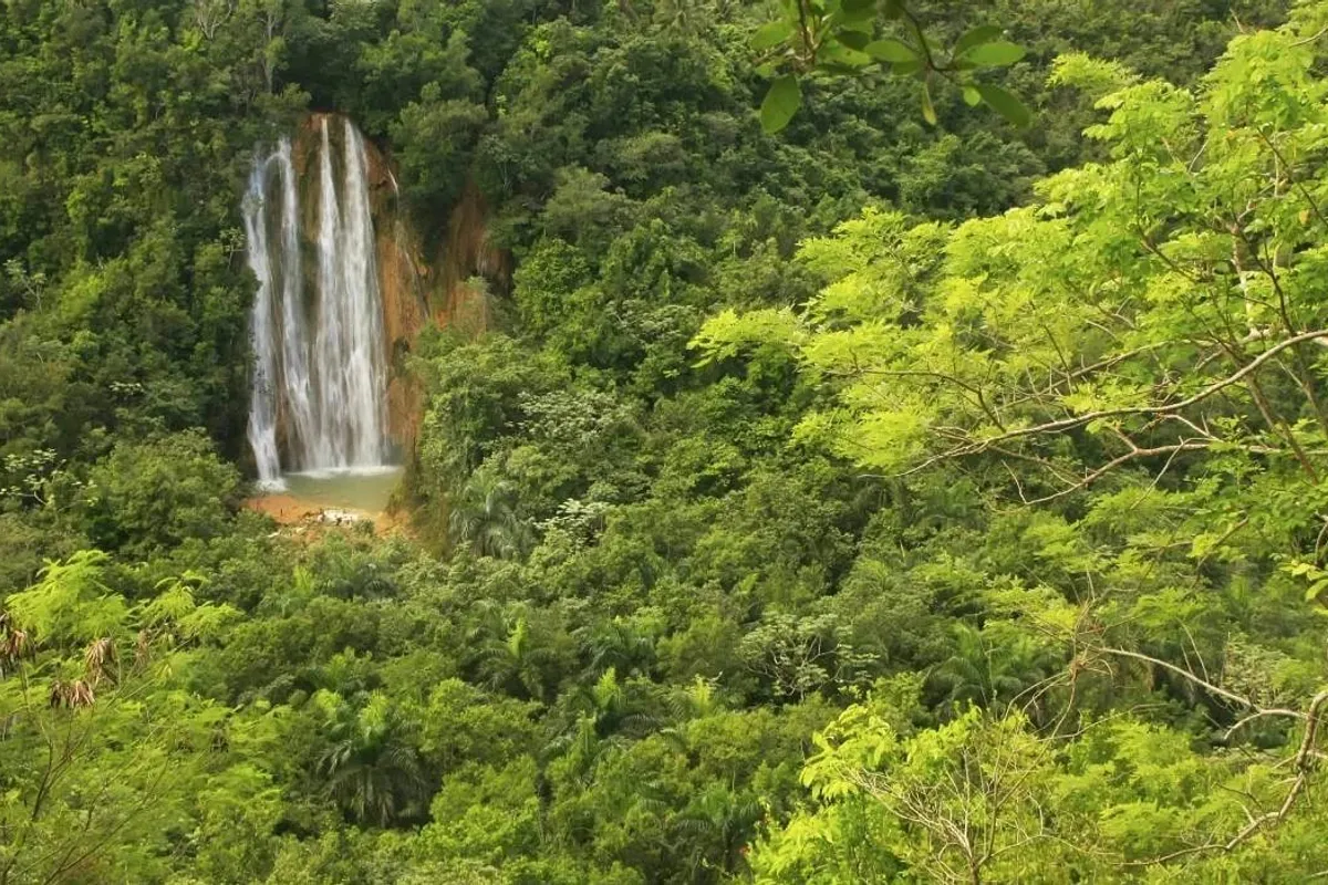 El Limón Waterfall from Santo Domingo
