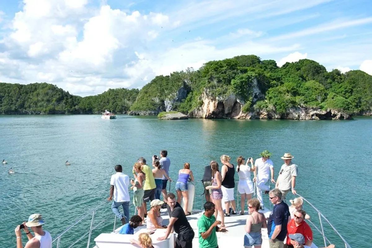 Parc national Los Haitises depuis Samana