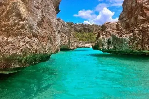 Bahía de las Águilas from Santo Domingo