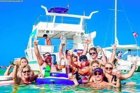 Punta Cana Full Day Adventure: tirolesa, buggies y catamarán