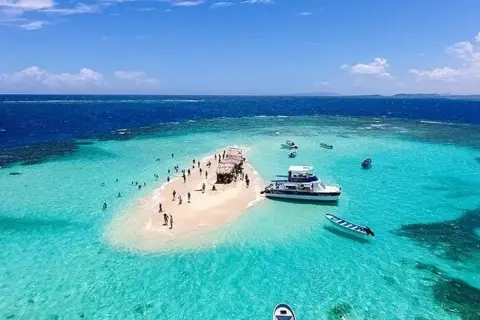 Cayo Arena VIP en catamarán desde Puerto Plata