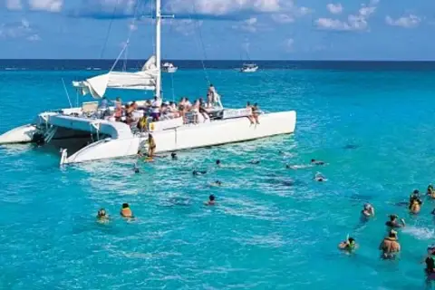 Catamarán con snorkel desde Puerto Plata