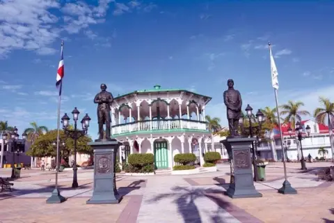 Parque marino de Puerto Plata desde Santo Domingo